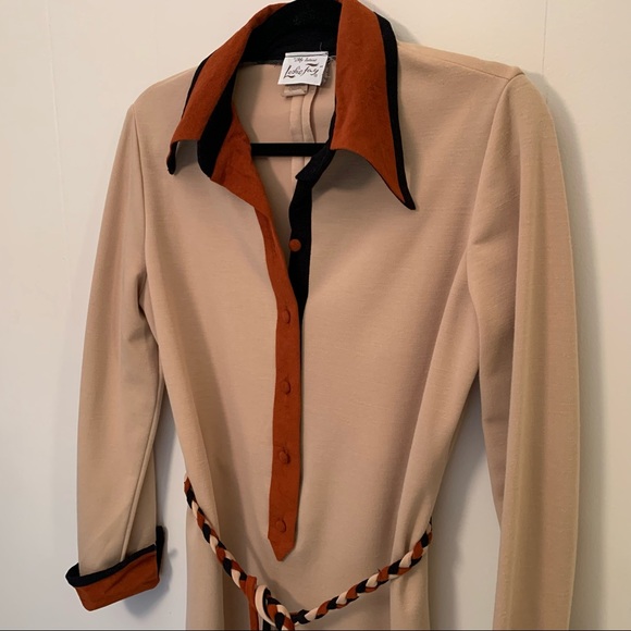 Vintage 1960s/ 1970s Women’s Collared Long Sleeve Dress - Picture 2 of 11